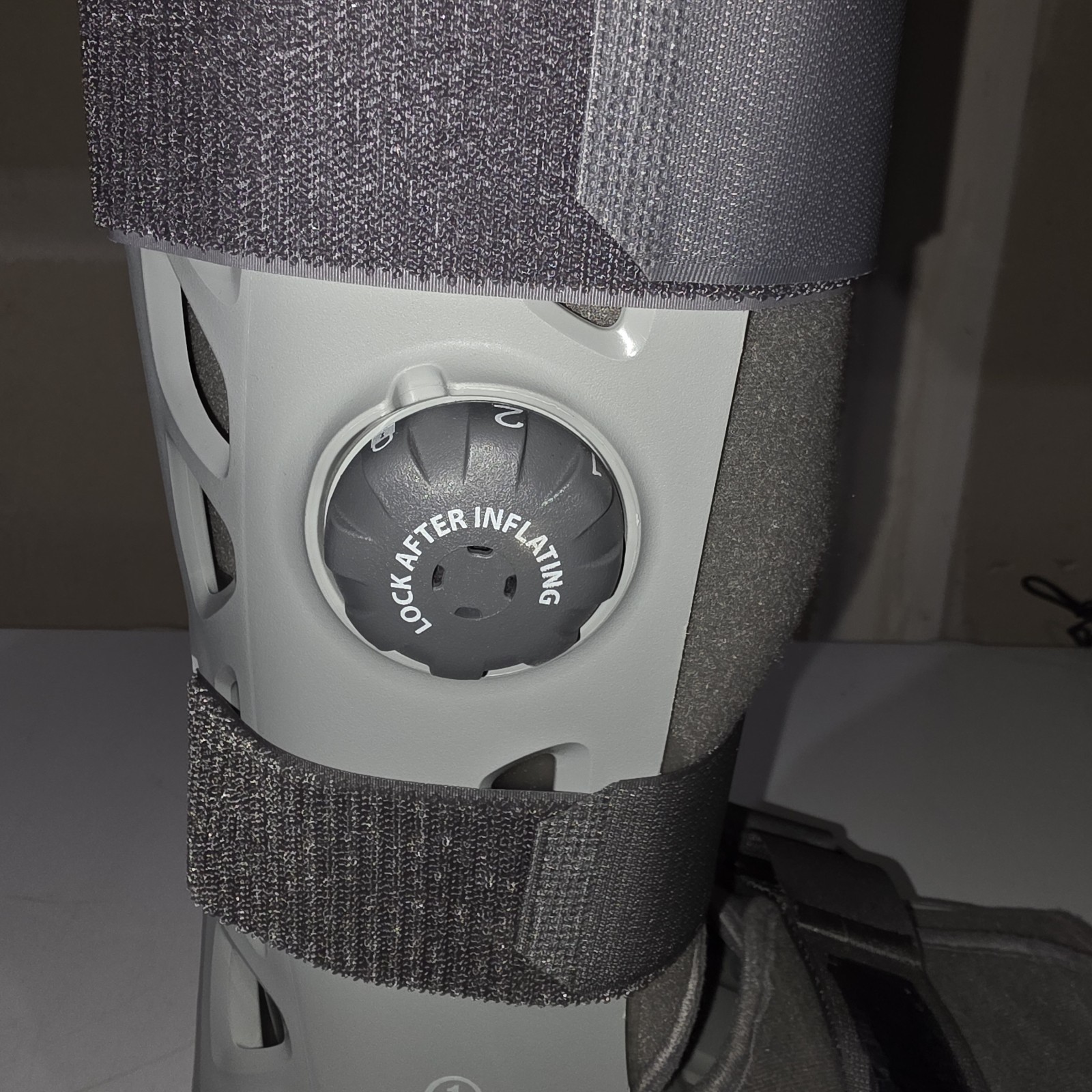 AirCast Soft Strike Walking Pneumatic Pump Boot Walking Cast Size Large 15″ Tall