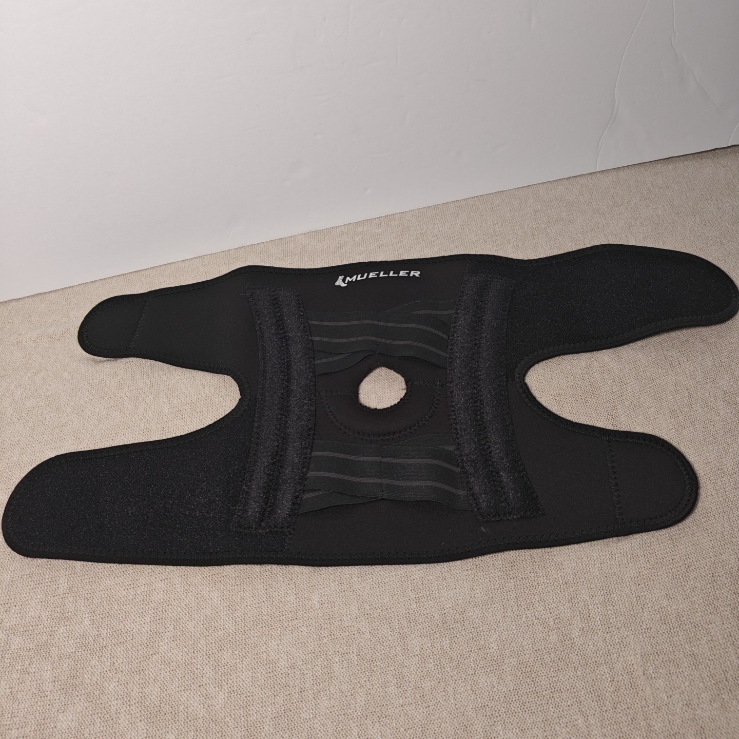 ADULT UNISEX MUELLER NEOPRENE/NYLON ADJUSTABLE KNEE BRACE – ONE SIZE FITS MOST
