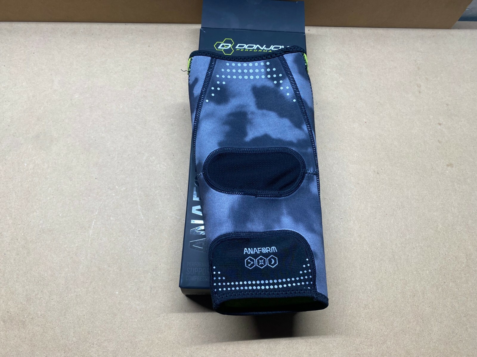 DonJoy Performance Anaform 2MM Knee Compression Sleeve Support size small 13-14
