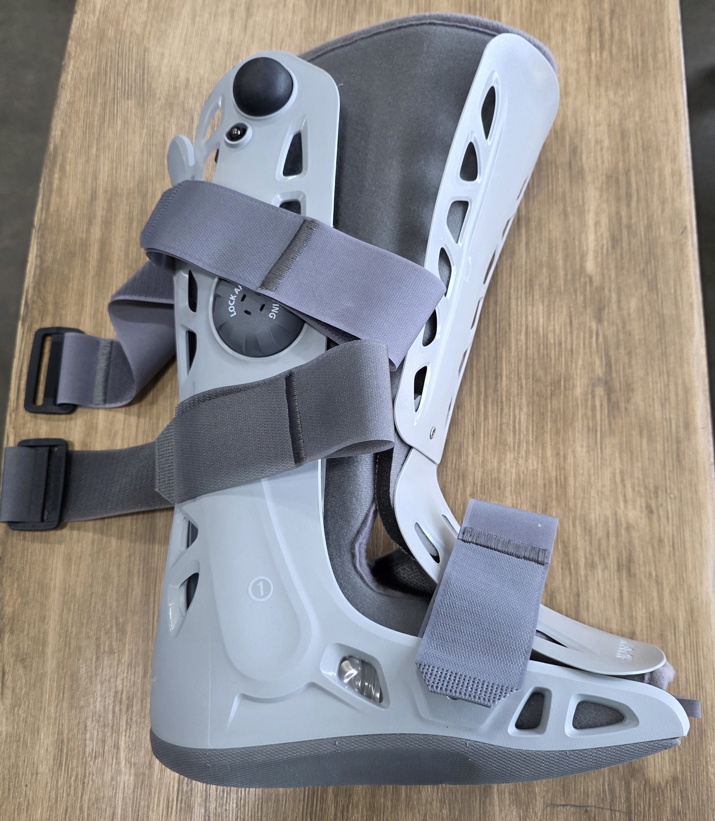 Aircast AirSelect Soft Strike Standard Walker Brace/Walking Boot Size Medium