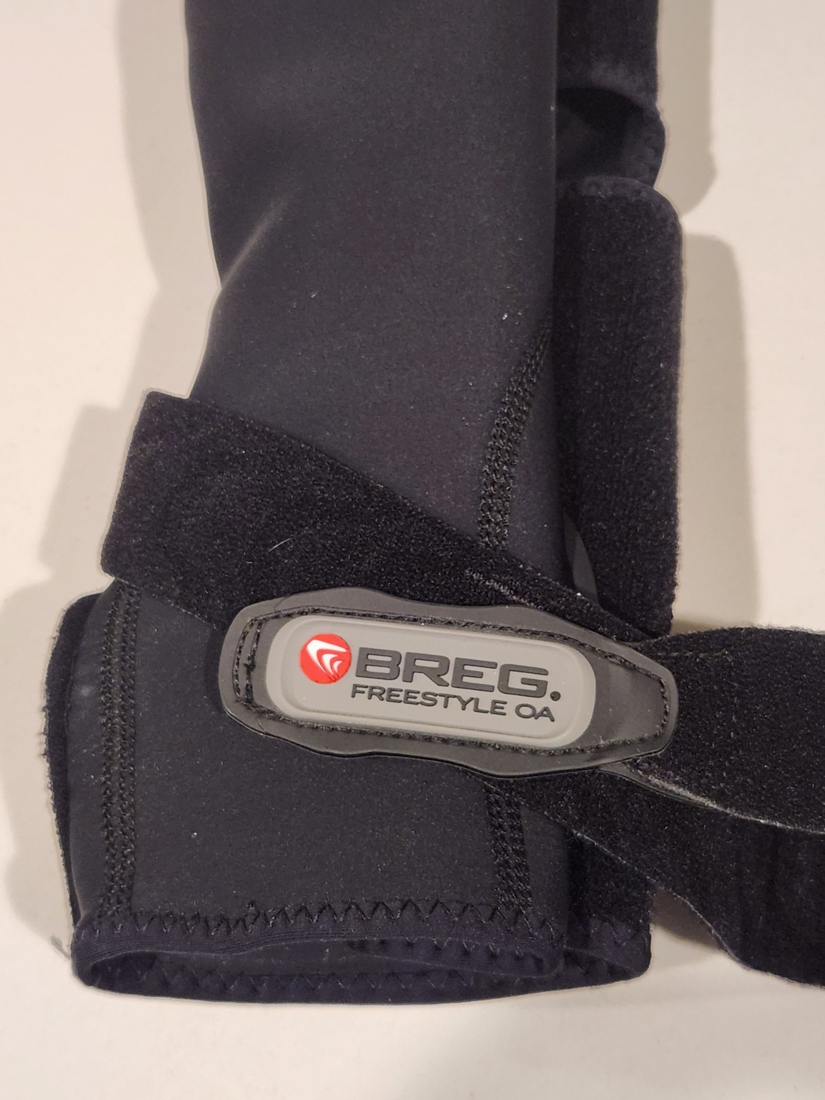 Breg Freestyle OA Medial Knee Brace – Left Leg, Medium – Osteoarthritis Support