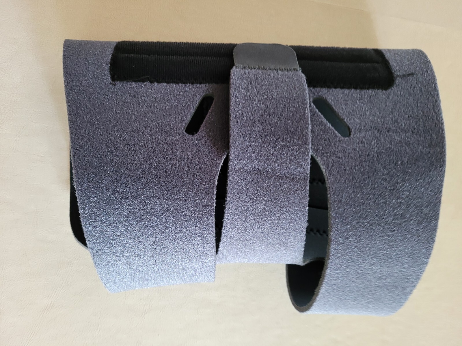 CVS Health Moderate Support 3 Adjustable Straps Knee Stabilizer One Size Grey
