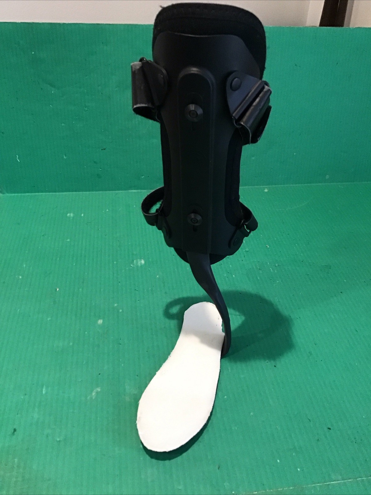 TruLife Matrix AFO Foot Drop Brace Left Foot sz Medium w/ Adj. Height Shin Pad