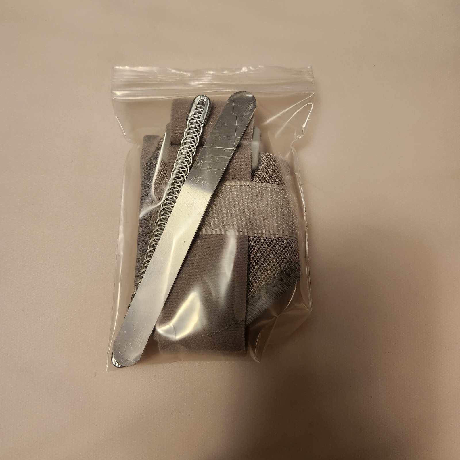 Medical Thumb Splint with Hard & Soft Metal Support Bars