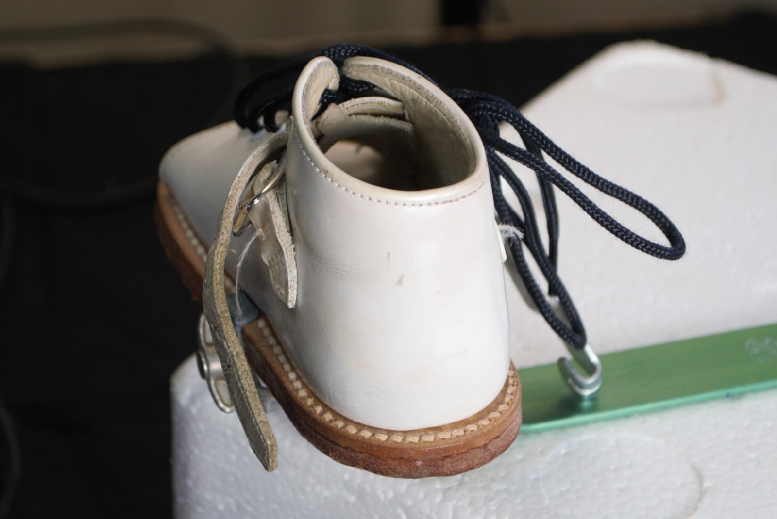 Stride Rite Equino-Varus Pediatric Corrective leather split shoe bar and key