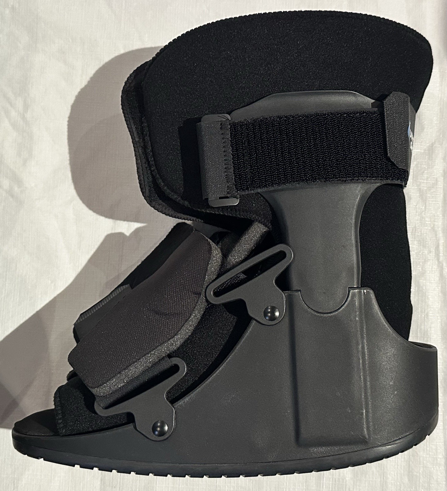 NEW UNITED ORTHO SHORT CAM WALKER FRACTURE BOOT M REHAB FOOT INJURY LEFT RIGHT