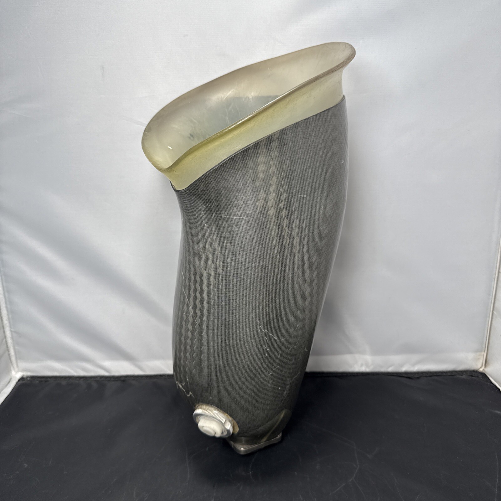 PROSTHETIC GRAY CARBON FIBER LEG SOCKET Above Knee Left Leg W Mounting Plate
