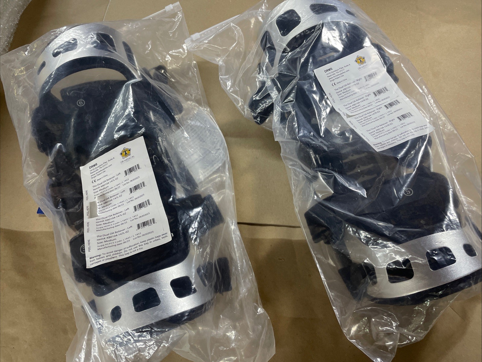 Dr Medical DUAL OA Reliever Left and Right Knee Braces SZ Medium New In Package