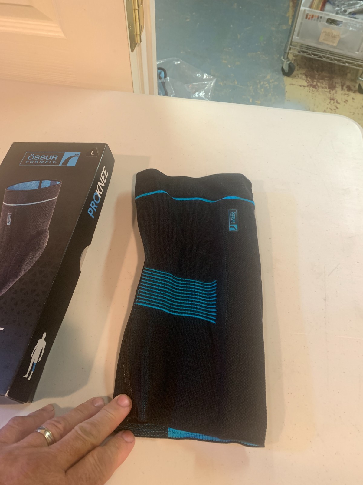 Ossur Pro Knee Brace/Compression Sleeve with patella support Universal L