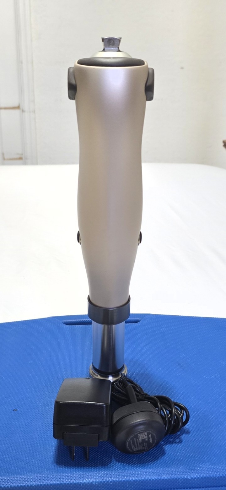 New 2025 Ottobock kenevo Knee 3C60 Microprocessor. Excellent Conditions.