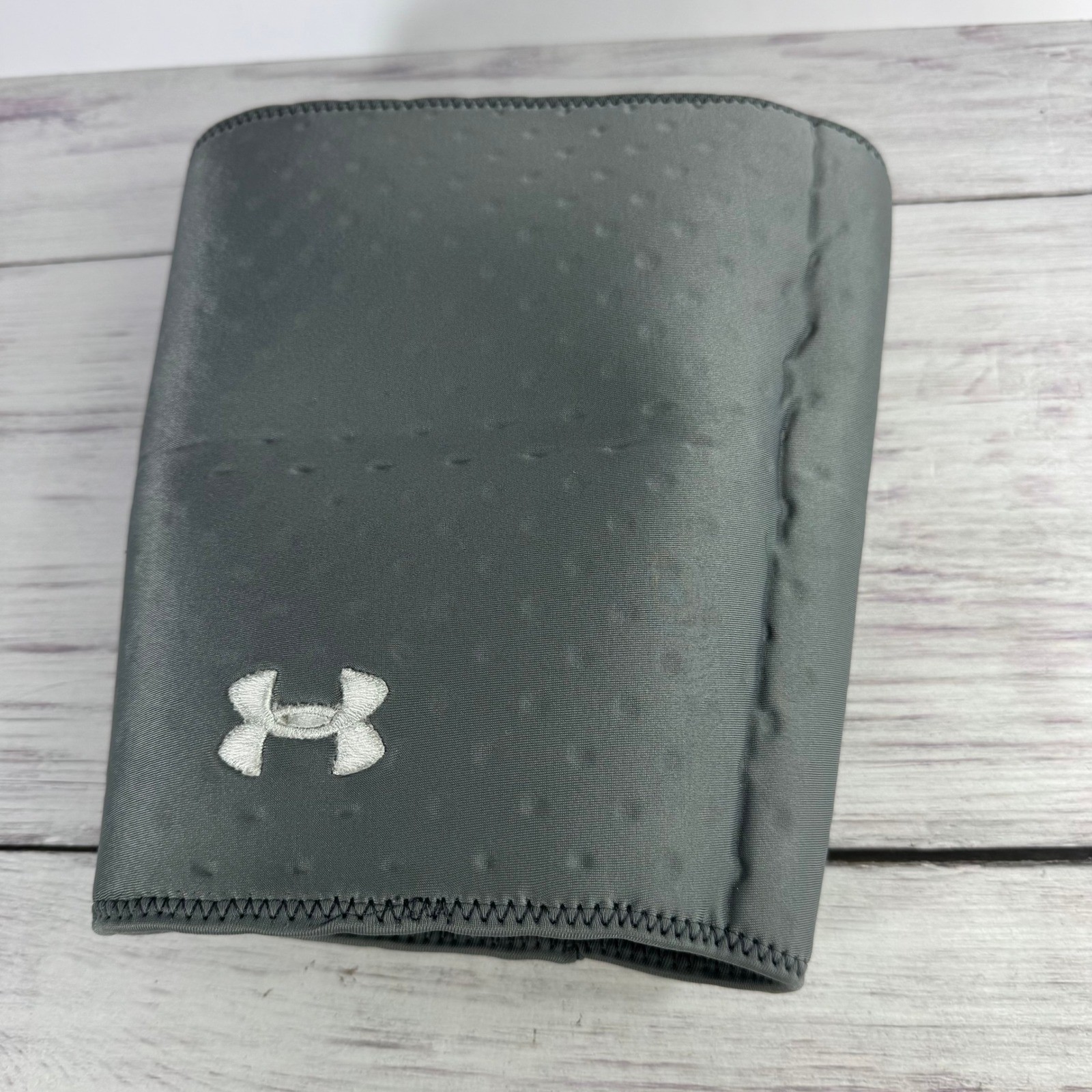 Under Armour Black Neoprene Compression Knee Sleeve Support Size M/L