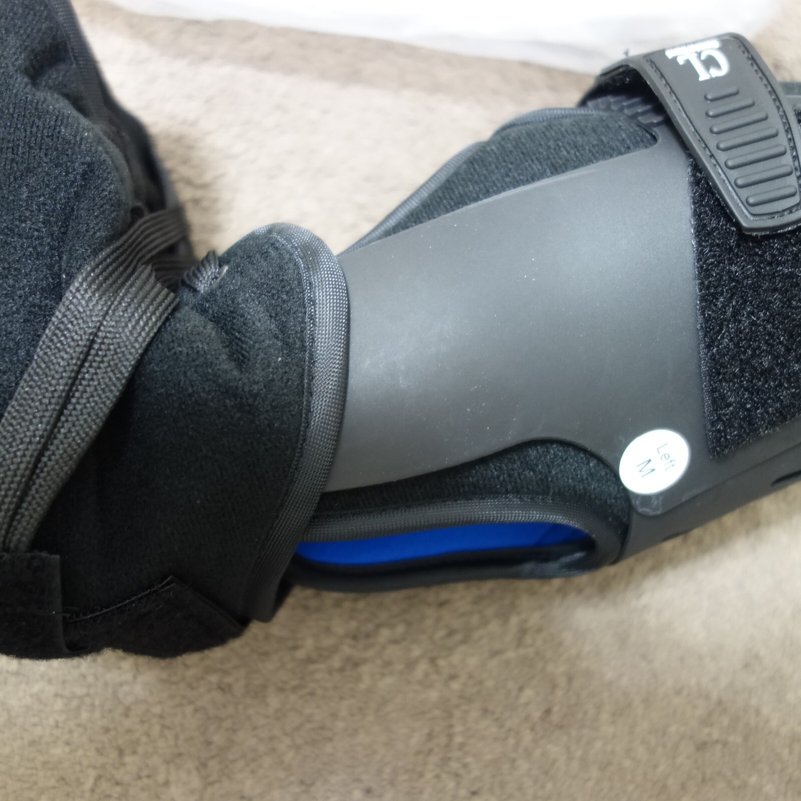 NEW Comfortland Accord III Ankle Brace Medium Right. Black. CL-301-3-R. Sprains
