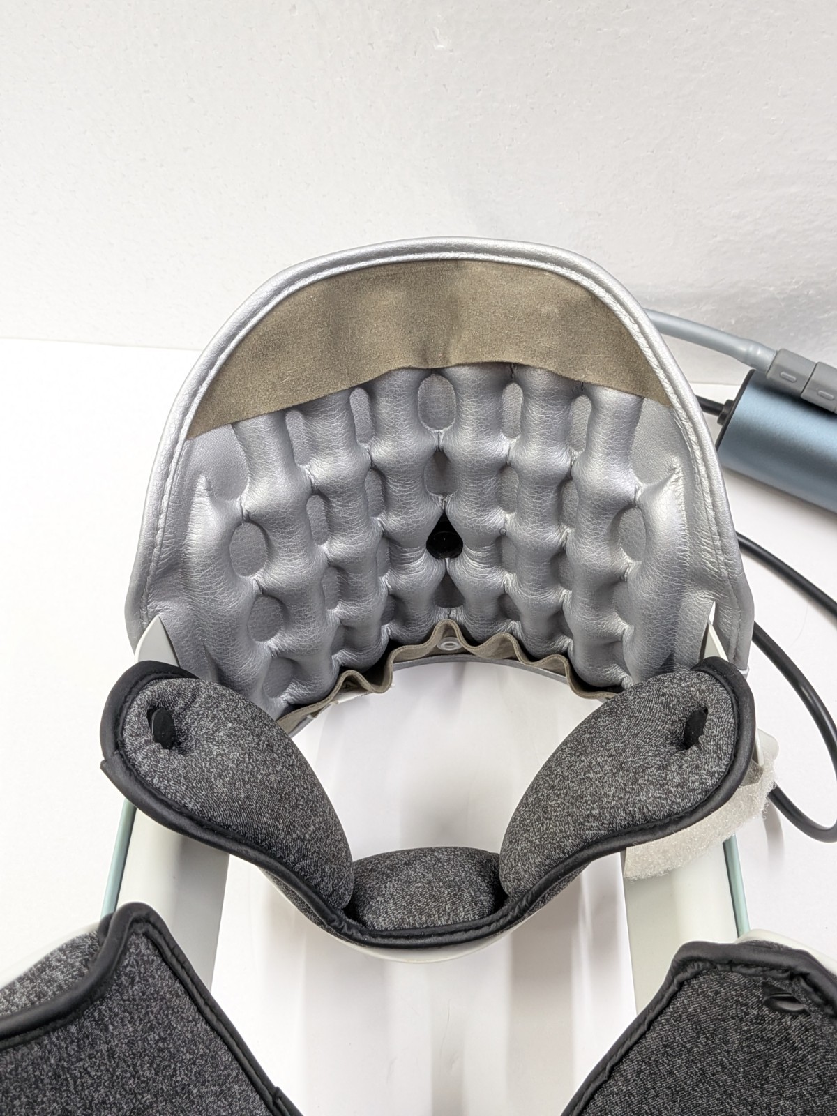 Hybodies Cervical Neck Traction Device: Neck Stretcher for Cervical Pain Relief