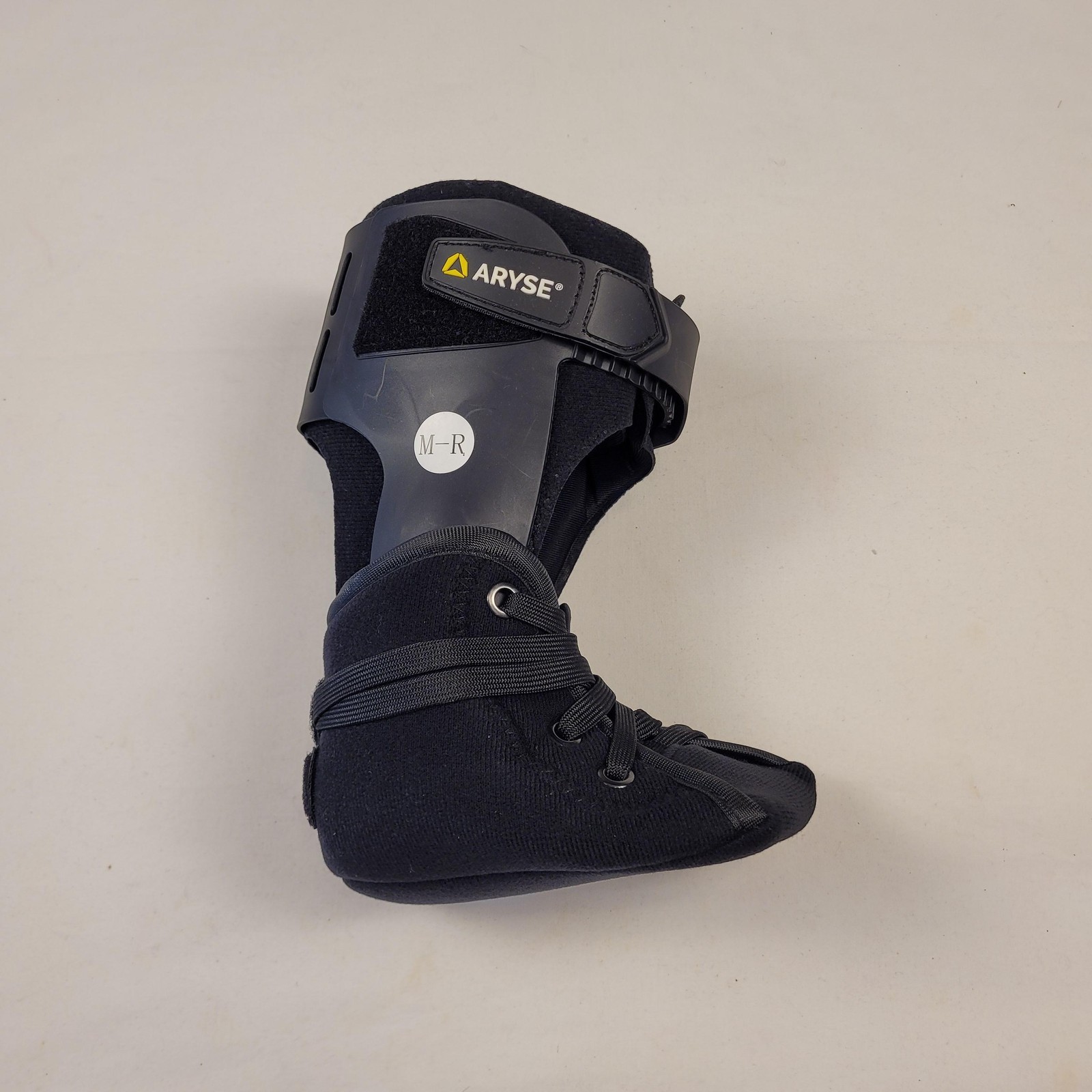 ARYSE Med Right Ankle Foot Orthosis Brace Size M-R Black Adult Hinged Drop Foot
