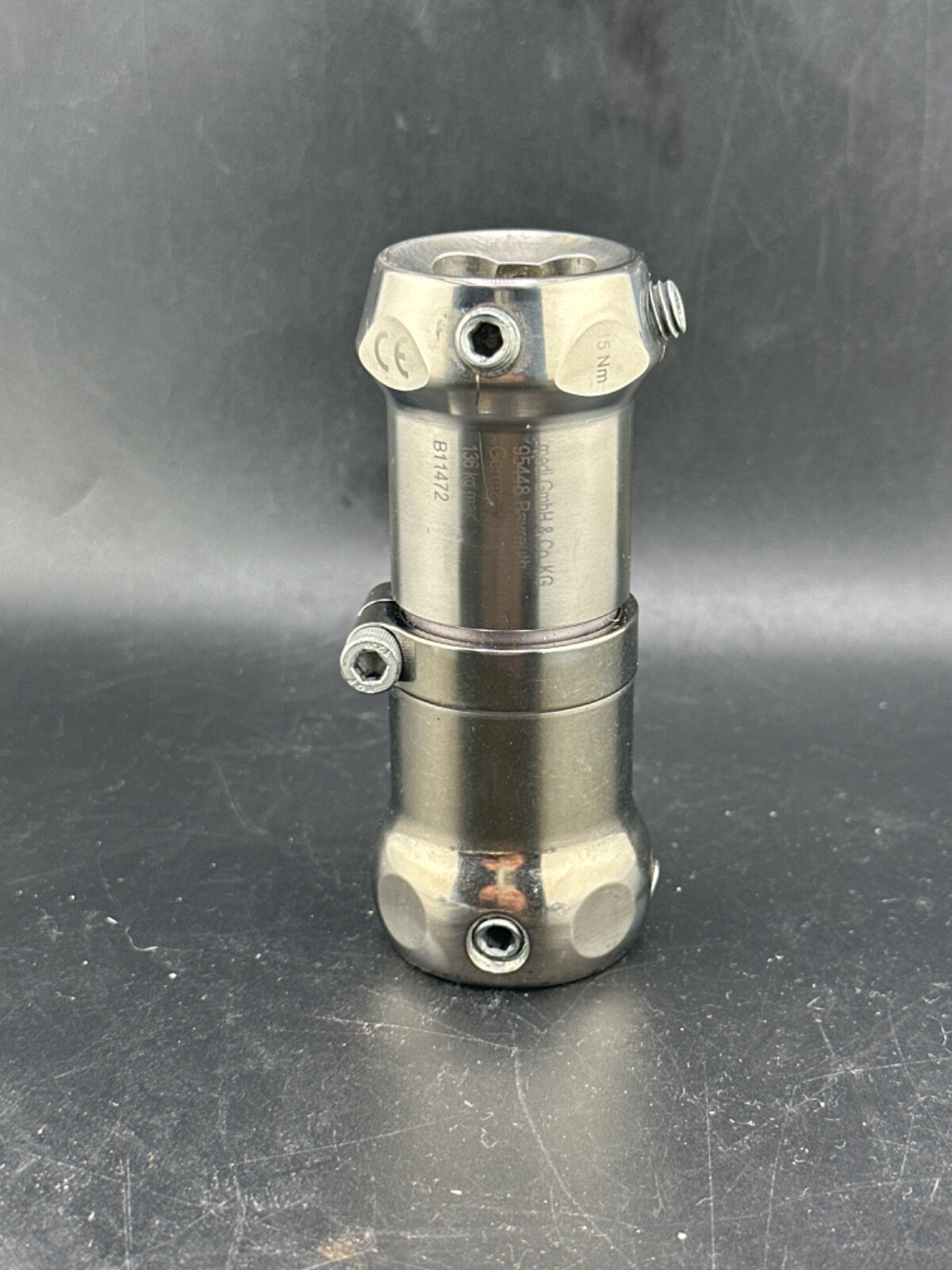 Prosthetic component adapter part. Prosthetic pylon