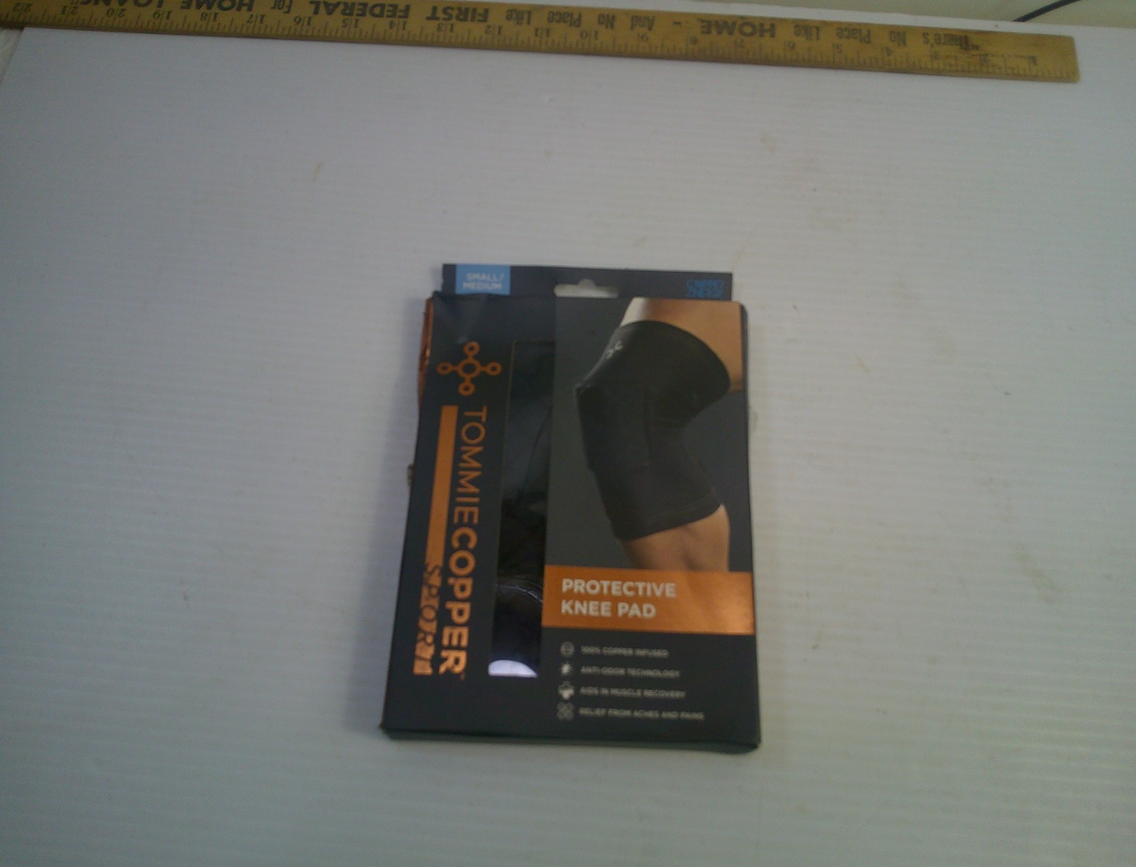 Tommie Copper Protective Knee Pad small med