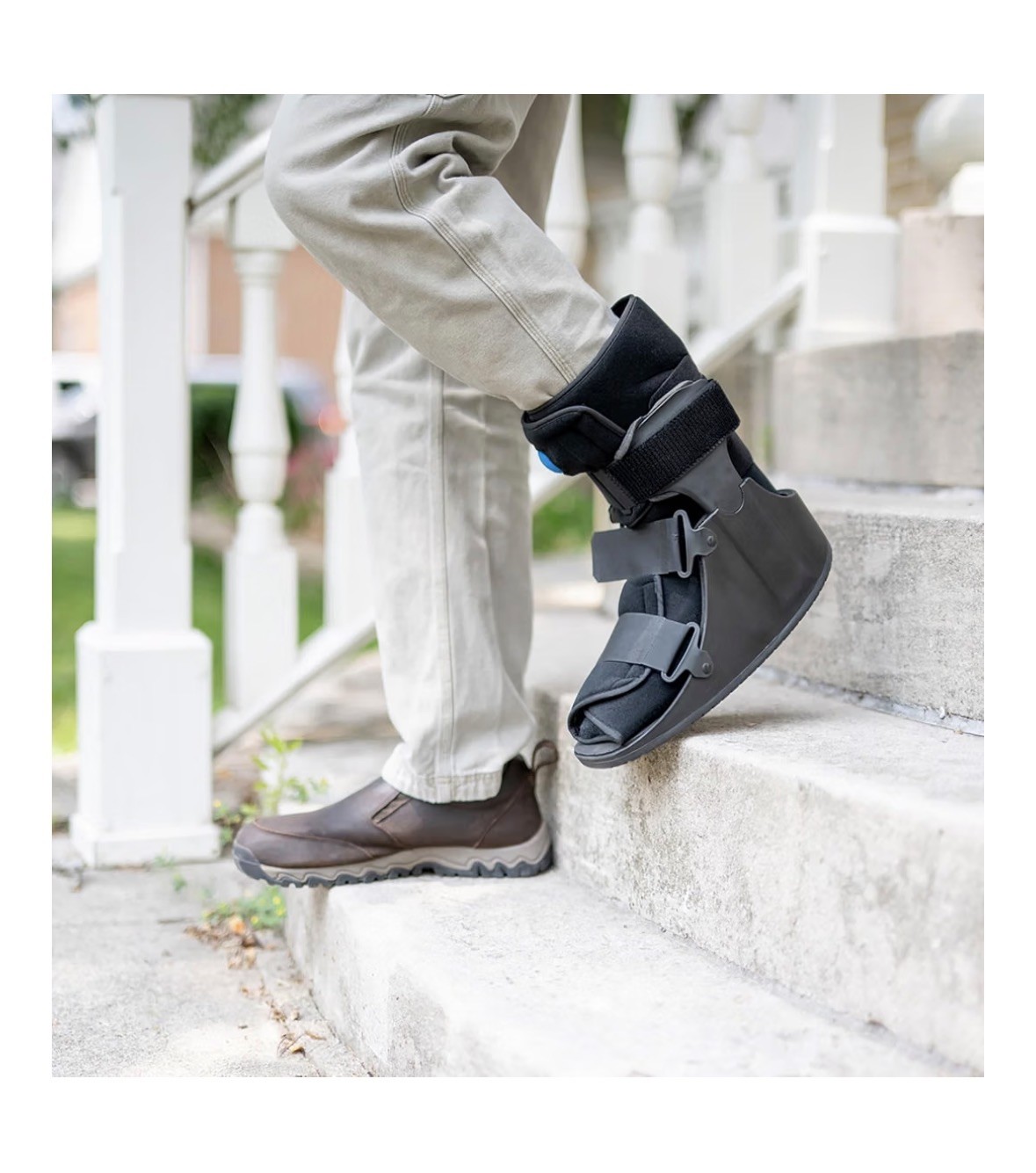 United Ortho USA14115 Short Air Cam Walker Fracture Boot, Medium, Black