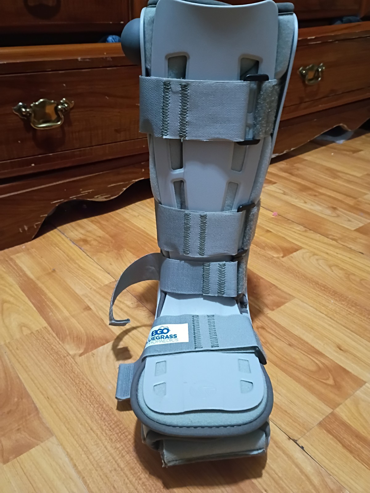 Breg Genesis Full Shell Walking Boot w Pump Orthopedic Walker Boot Size M