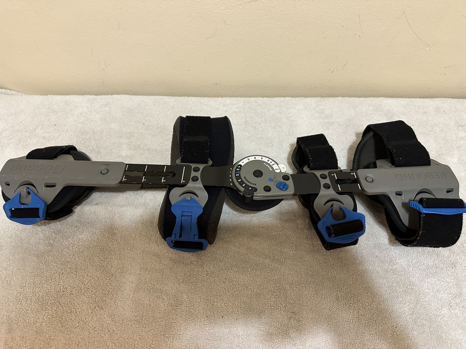 OSSUR Rebound Post Op Knee Universal Cool Brace B-8381480 good clean condition