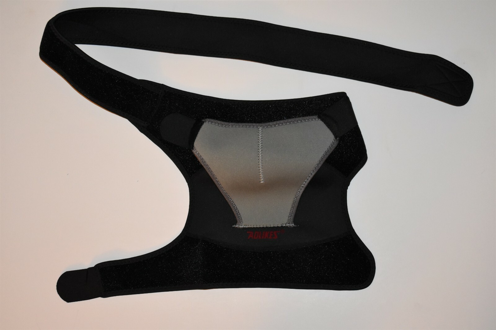 AOLIKES Shoulder Support Back Brace Strap Gym Sports Compression Wrap Protector