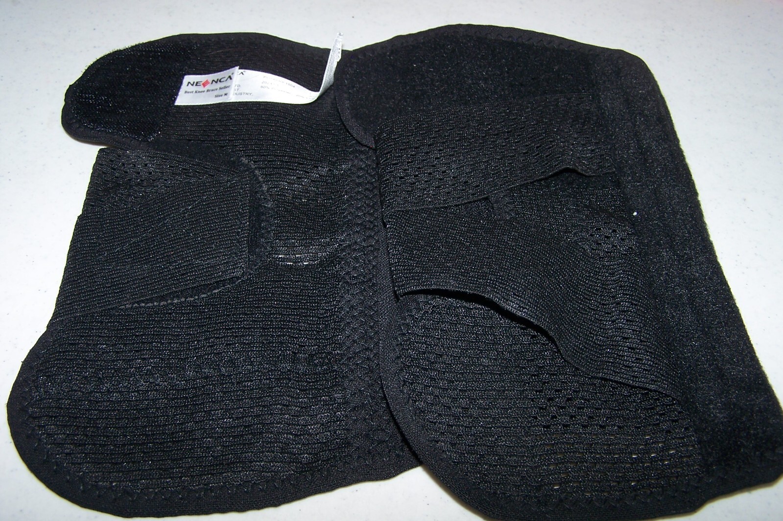 NEENCA Knee Brace Sports Life NEW in Box Size: Medium Color: Black