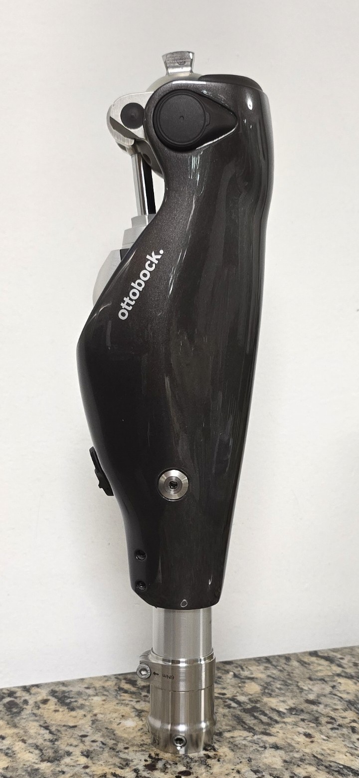 New 2026 ottobock C-Leg 4 This prosthesis was purchased in 03/23/2026.