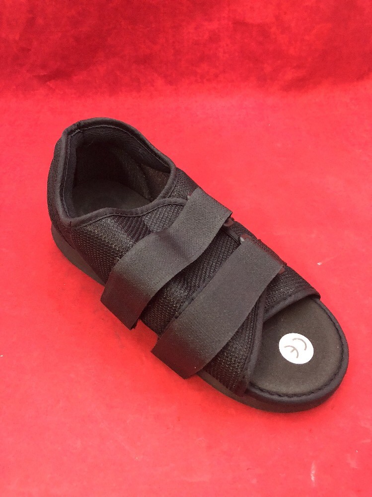 ONE NEW CLASSIC KG-CL2 Post-Op Orthopedic Shoe Left/Right Female Small Black