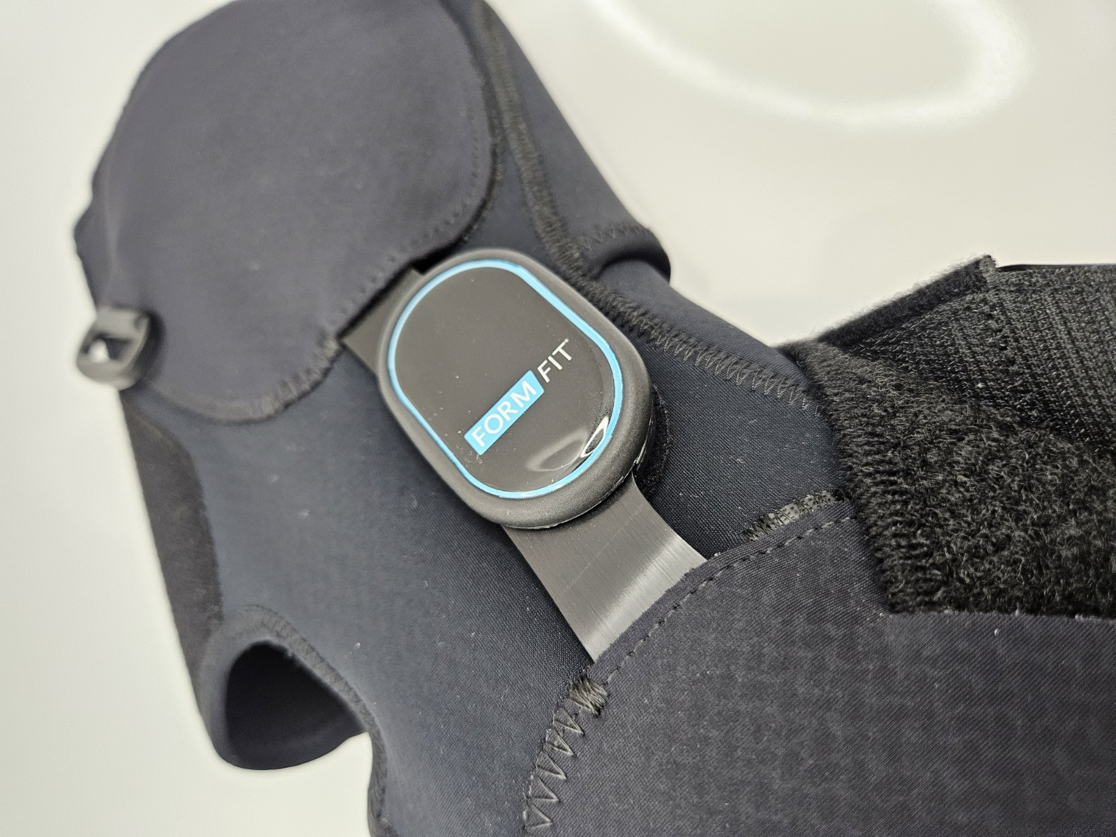 Ossur Formfit Hinged Lateral J Knee Brace Size Small Right Knee