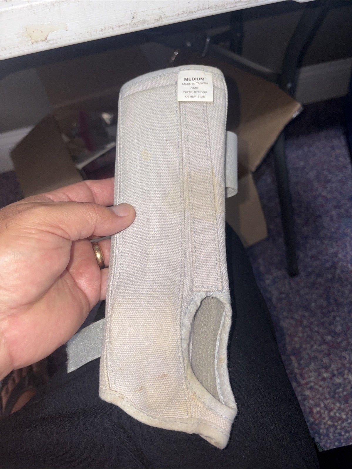 Used Medium Canvas Wrist Splint Pediatric
