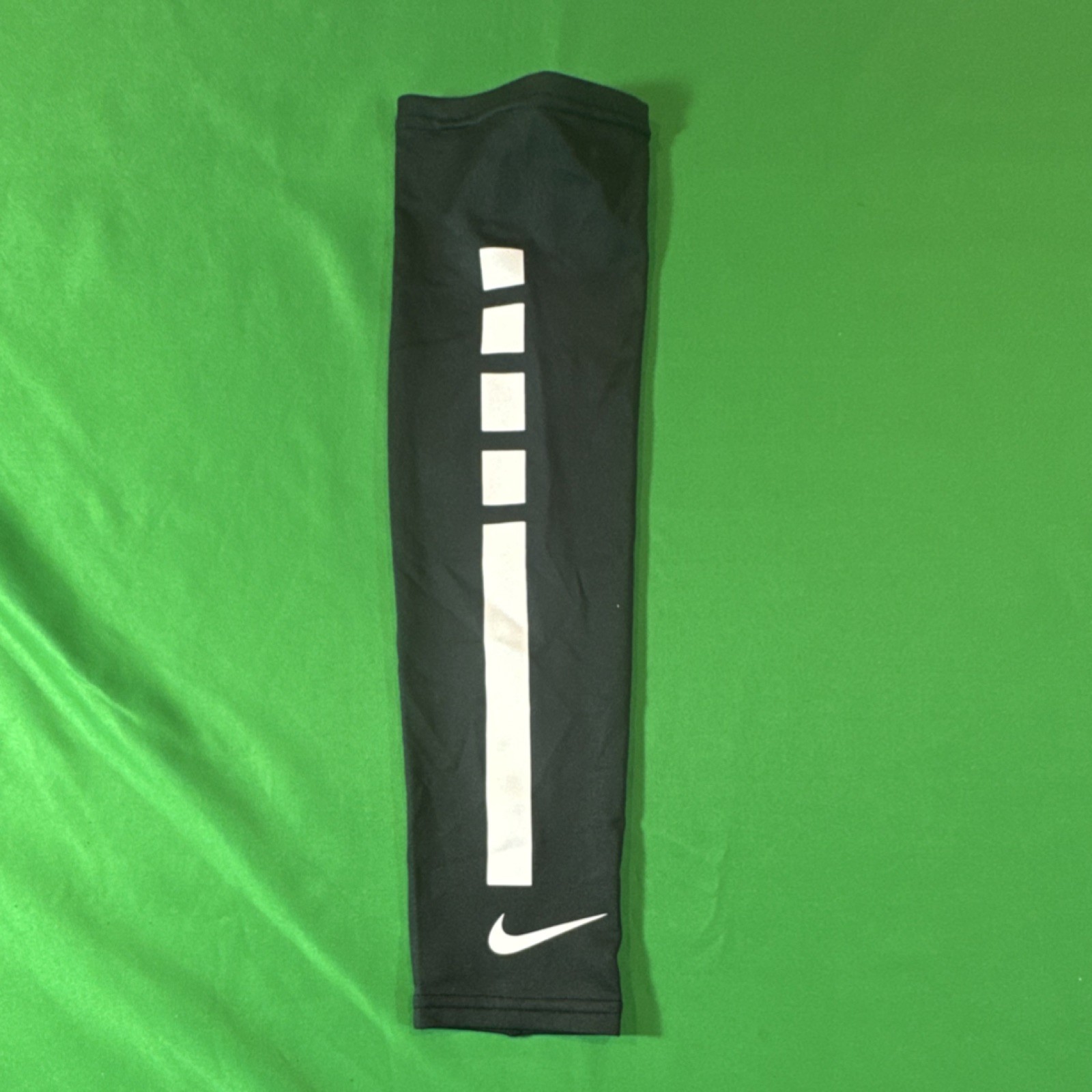 Nike Compression Arm Sleeve L/XL Black White Polyester Spandex Silicone