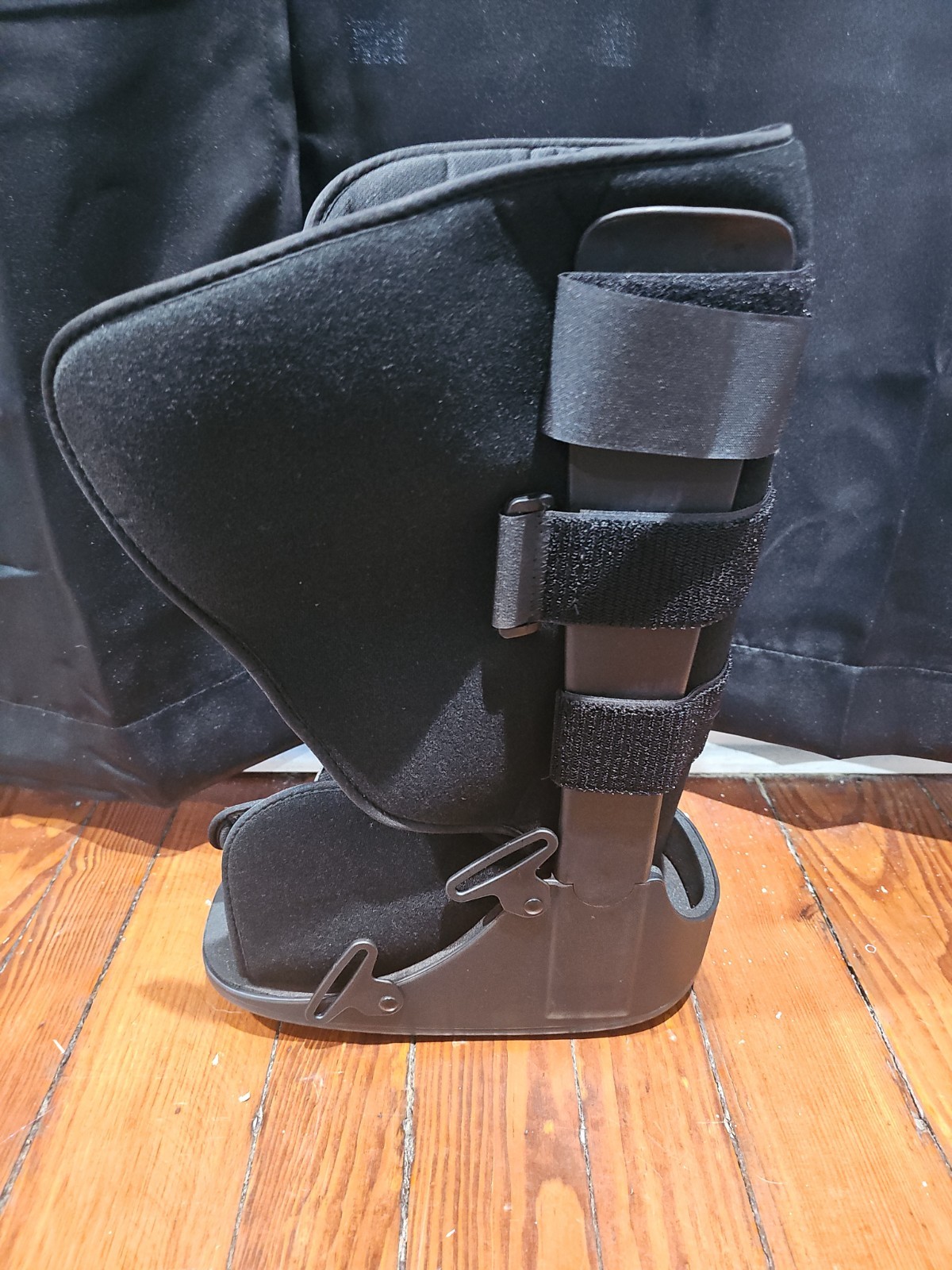 United Ortho Air Cam Walker Fracture Boot MED Black