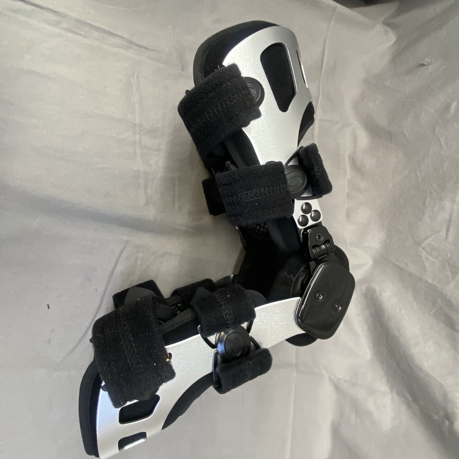 ISO Preferred OA Dual Upright ROM Hinge Knee Brace Post-Op Ligament M/RT
