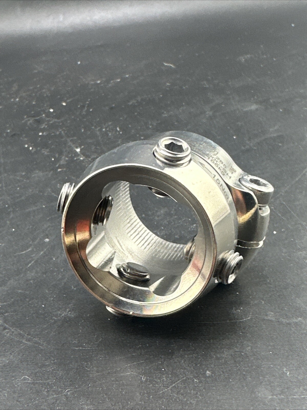 APC Short 30mm Diameter Prosthetic Tube Clamp. Titanium, TI-100C-SH.