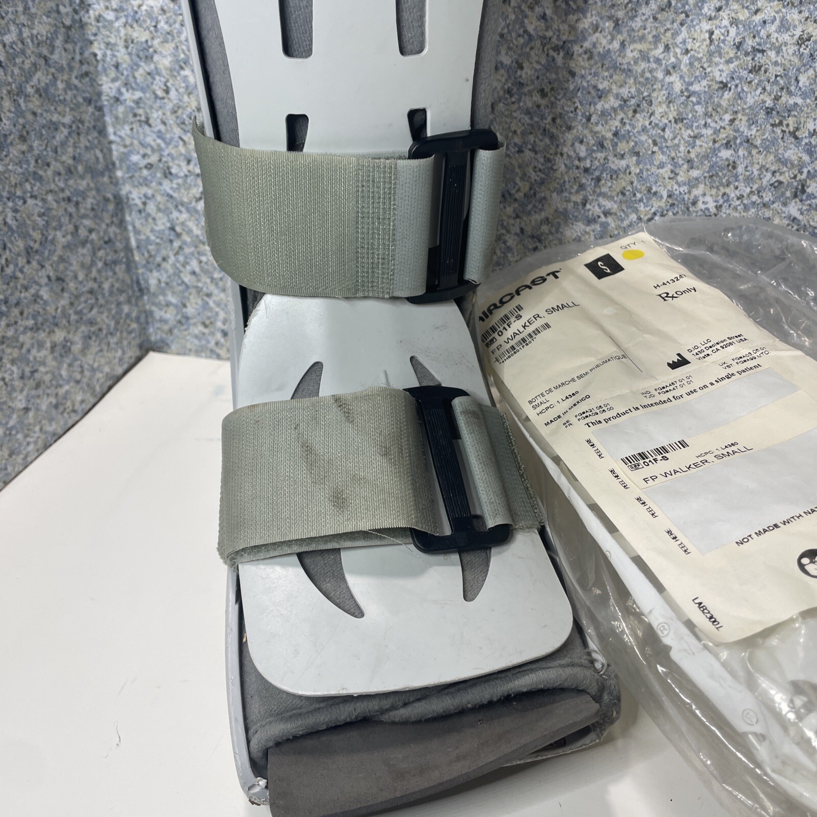 AIRCAST Walker Walking Boot Foam Pneumatic Small with Pump