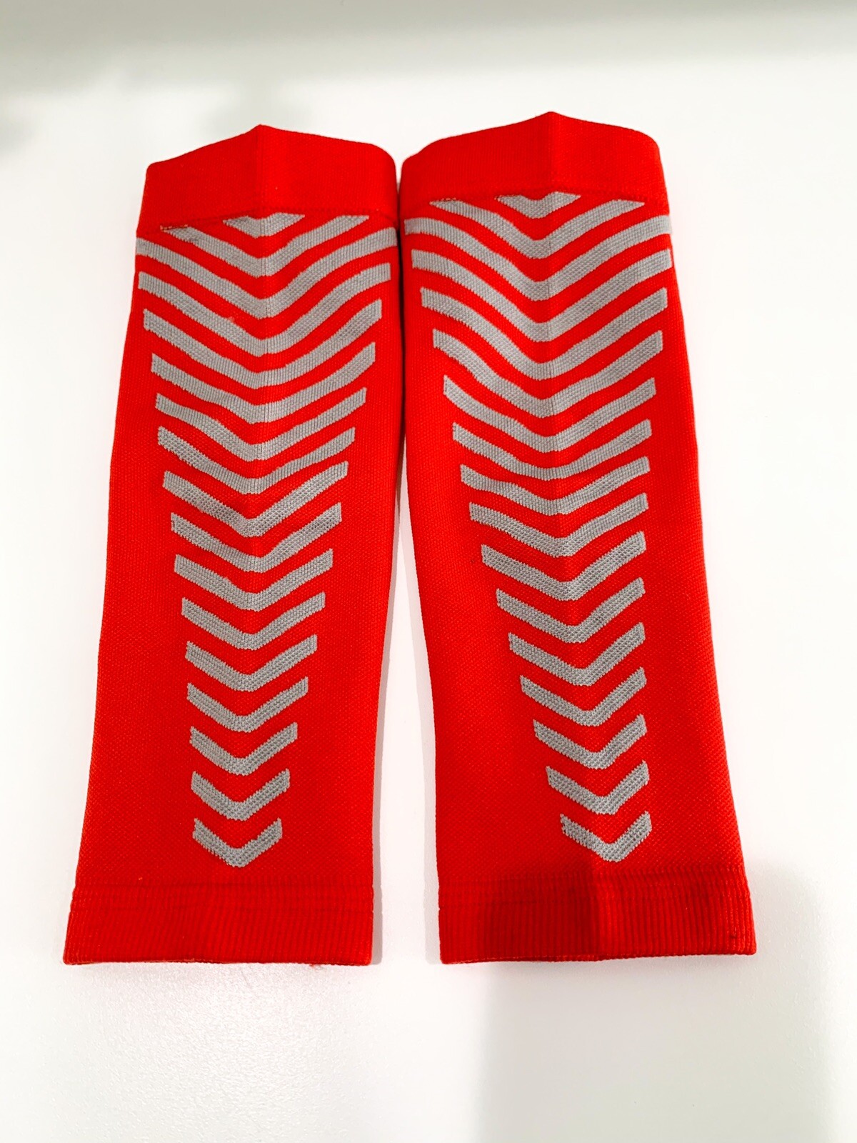 Red Compression Support Socks Running Sports Leg Sleeve Brace 1 Pair Youth Size