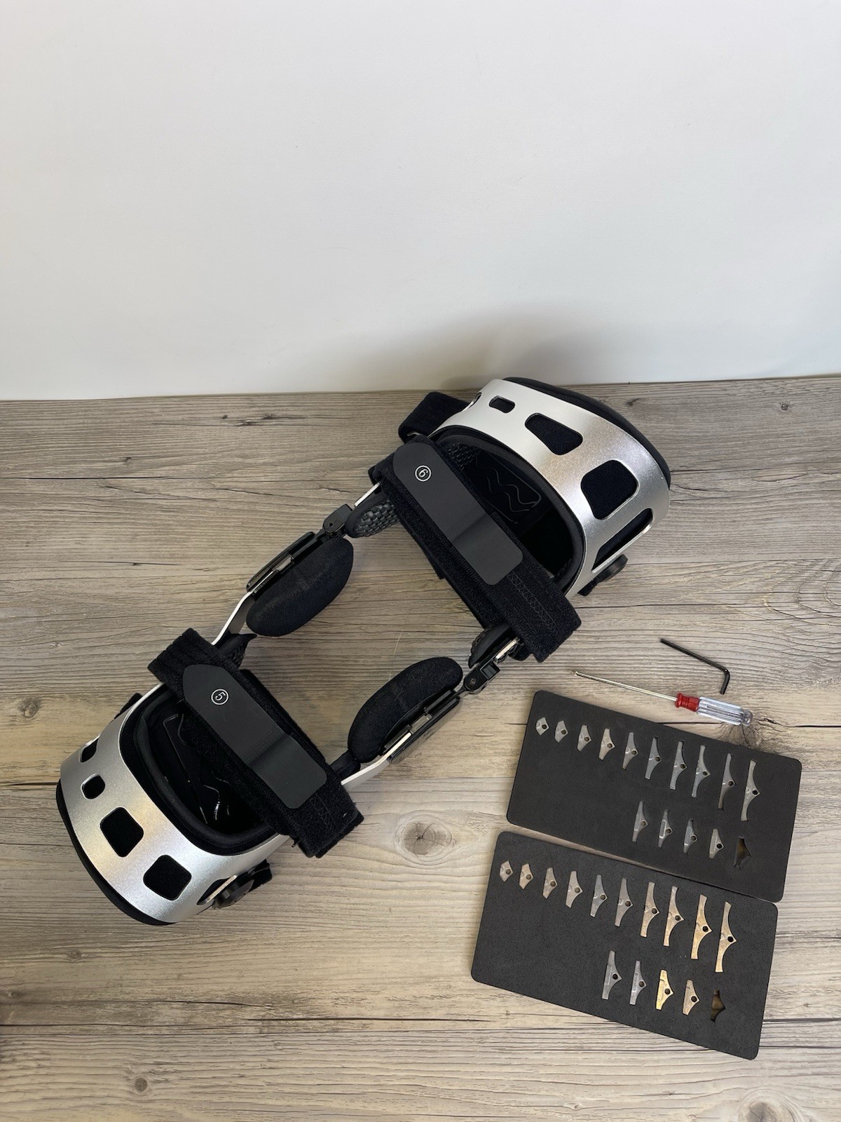 Dr Medical The DUAL OA Reliever Medium Left Knee Brace KB0104-147L-02 L1845