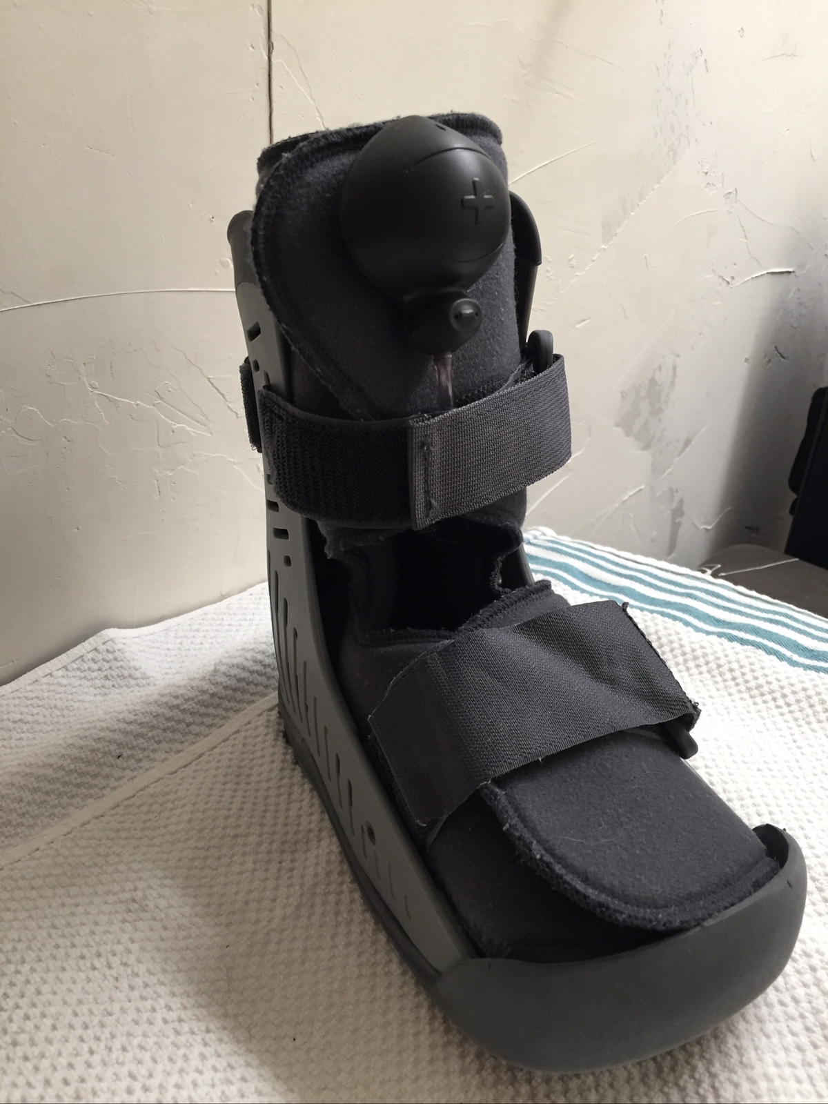 Ossur Rebound Air Walker Hi Top Ankle Foot Fracture Cast Brace Boot Size Small