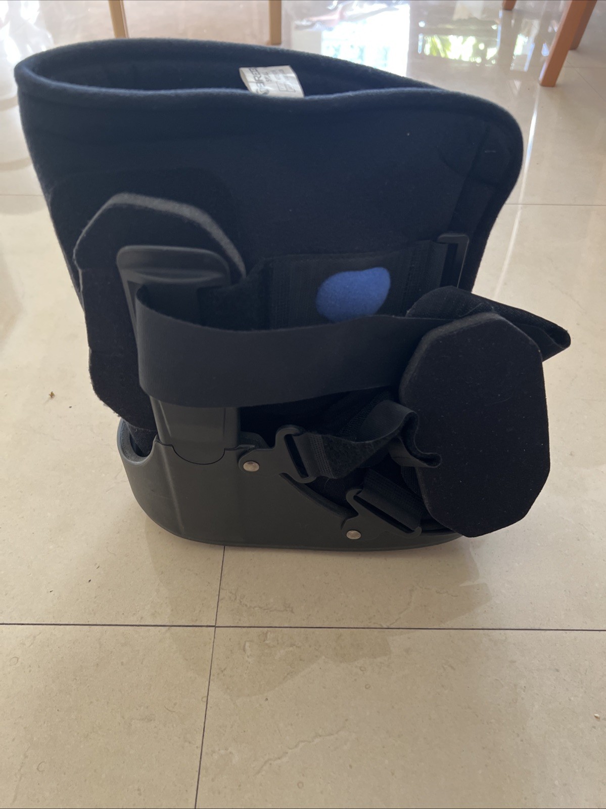 Breg Integrity Fracture Walker Air Short Boot Size Medium, 100004-030
