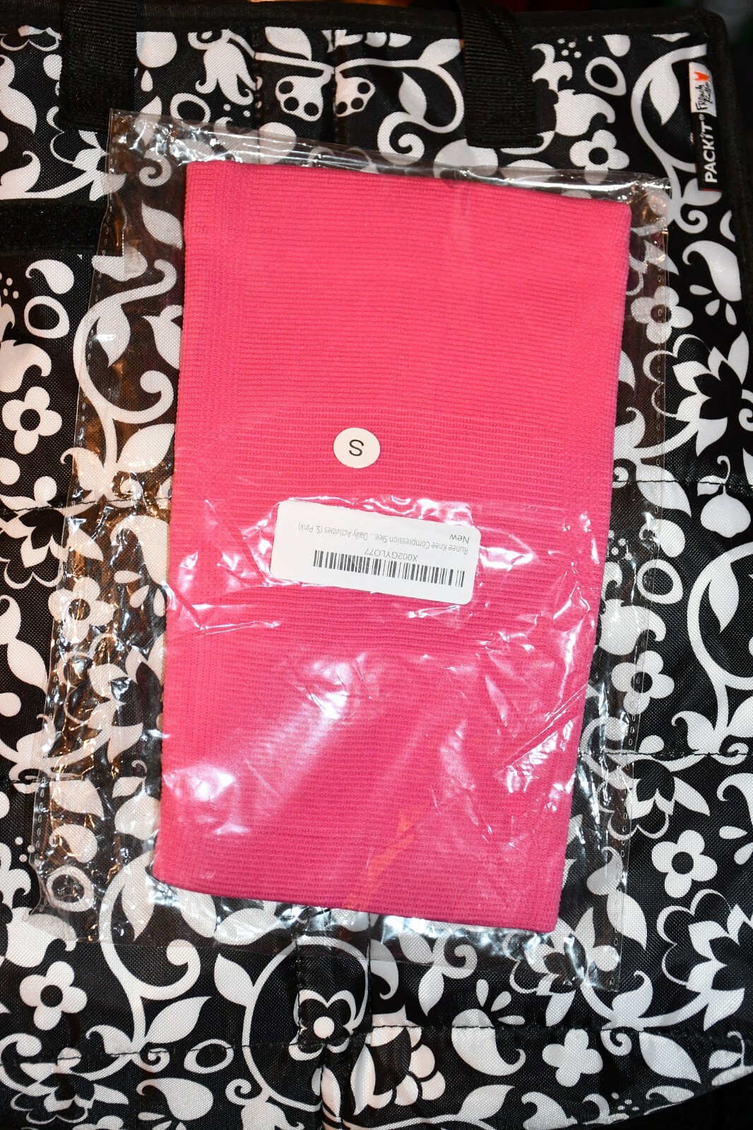 Women’s Knee Brace Knee Support Wrap Hot PINK Size Small Cover Compression