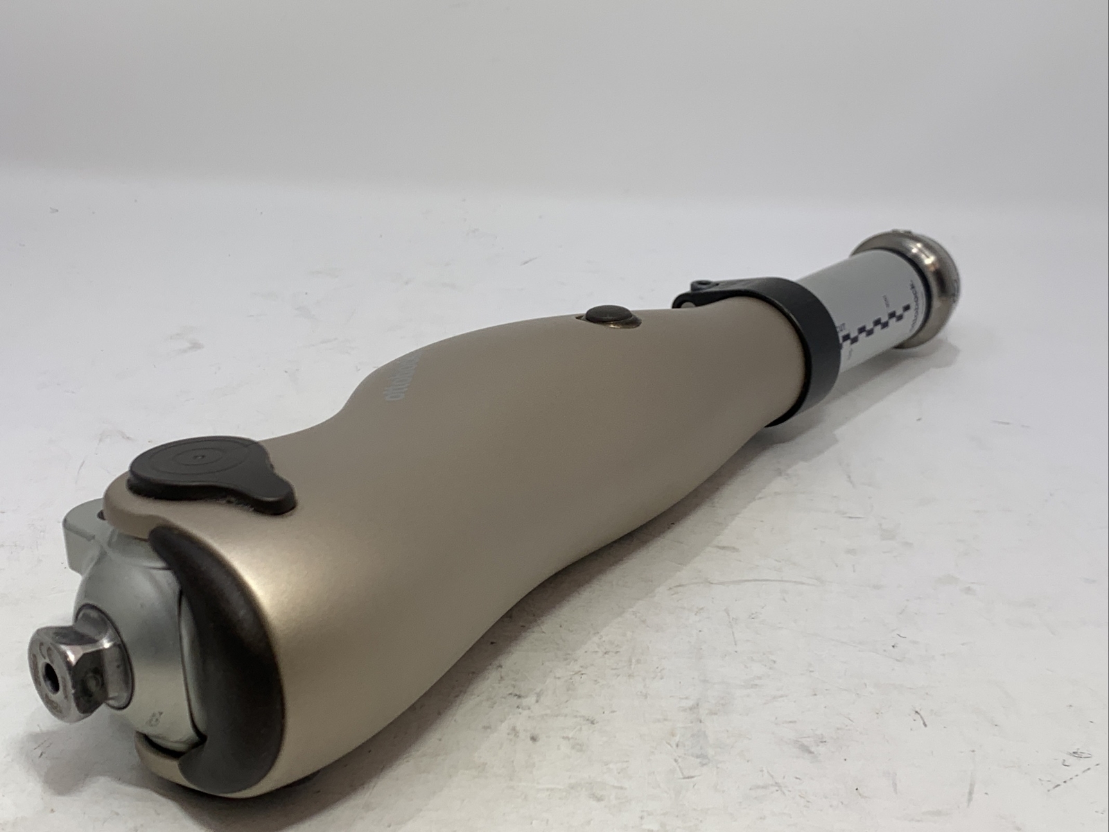 ottobock otto bock 2016 kenevo microprocessor prosthetic knee. perfect condition