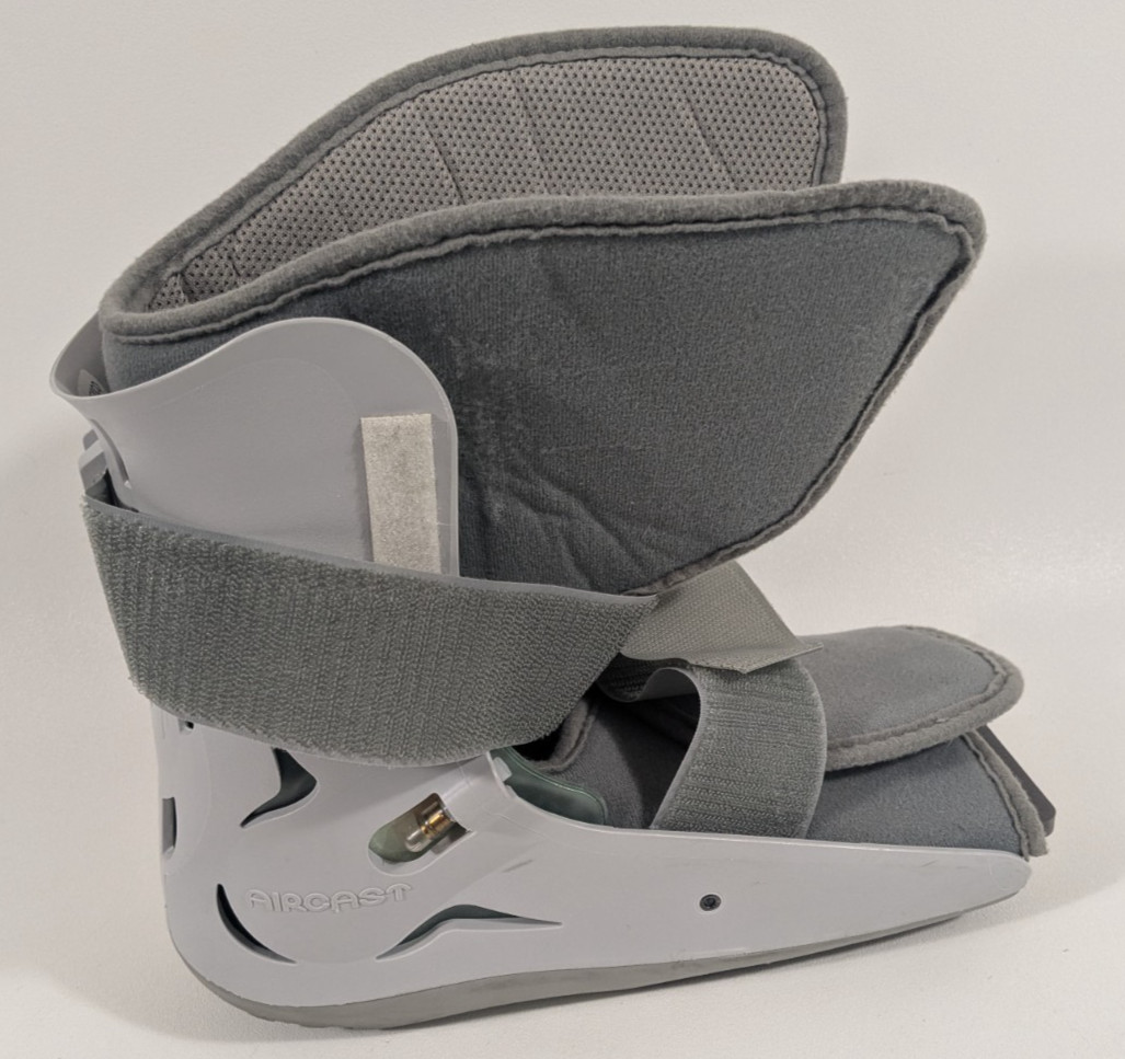 Missing Pump! Aircast SP Walker Walking Boot Medium 01A-M Gray White Adjustable