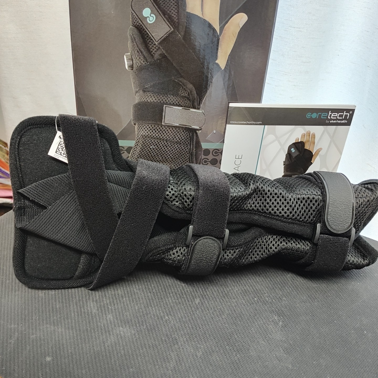 CORETECH 916 Left/Right Universal Wrist Brace/Splint – Black New Open Box
