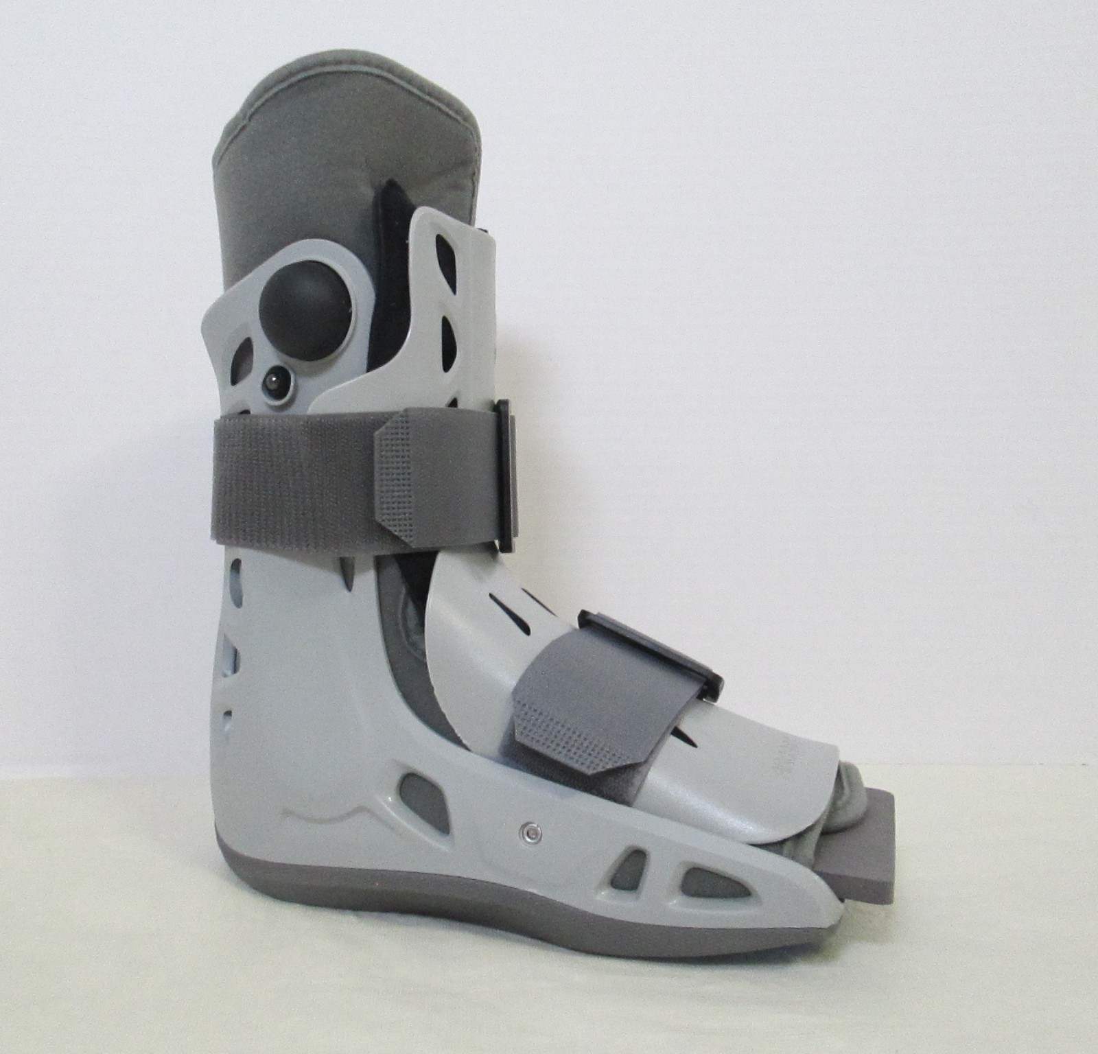 Aircast Airselect Walker Brace and Walking Boot Short Model Gray – Small
