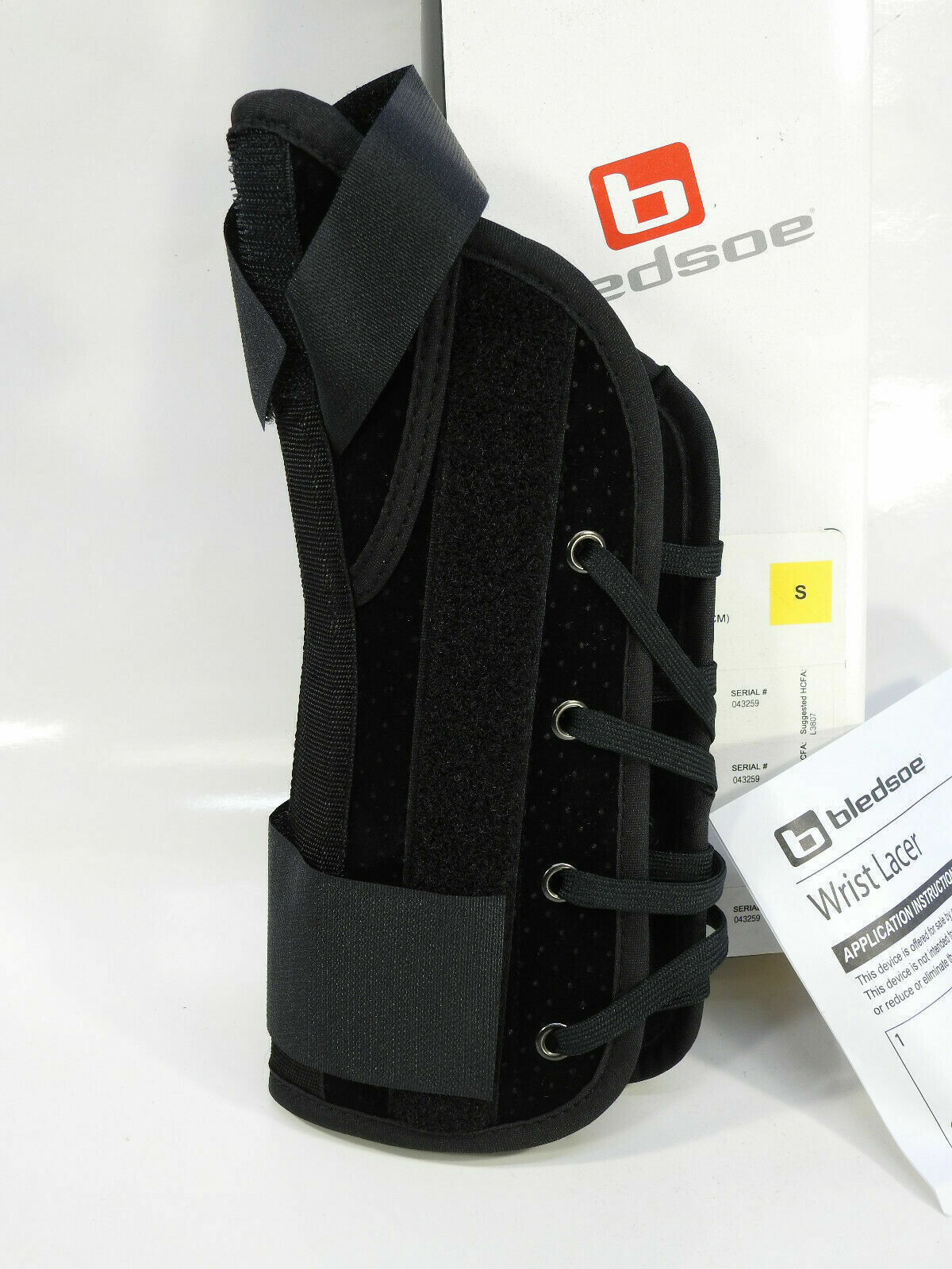 + Open Damaged Box + Bledsoe 8″ Right Wrist Lacer Brace With Thumb Spica