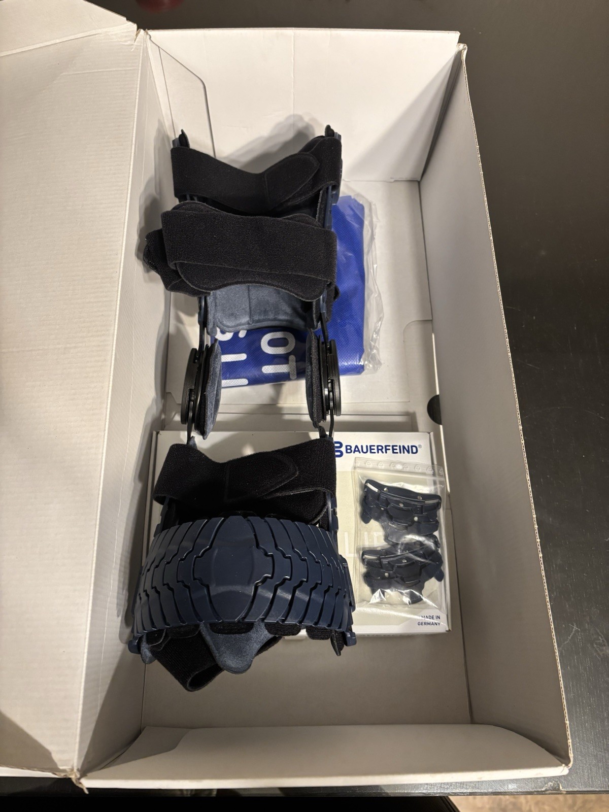Bauerfeind SecuTec Gene Flex, Knee Brace Size 1 Adjust Type L Blue Color