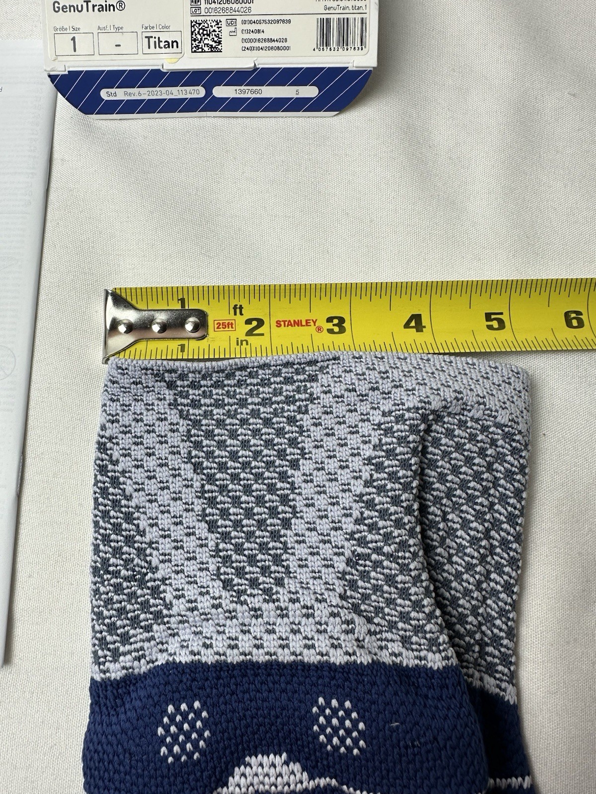 Bauerfeind GenuTrain Knee Support Size 1 Titan/Blue New Open Box