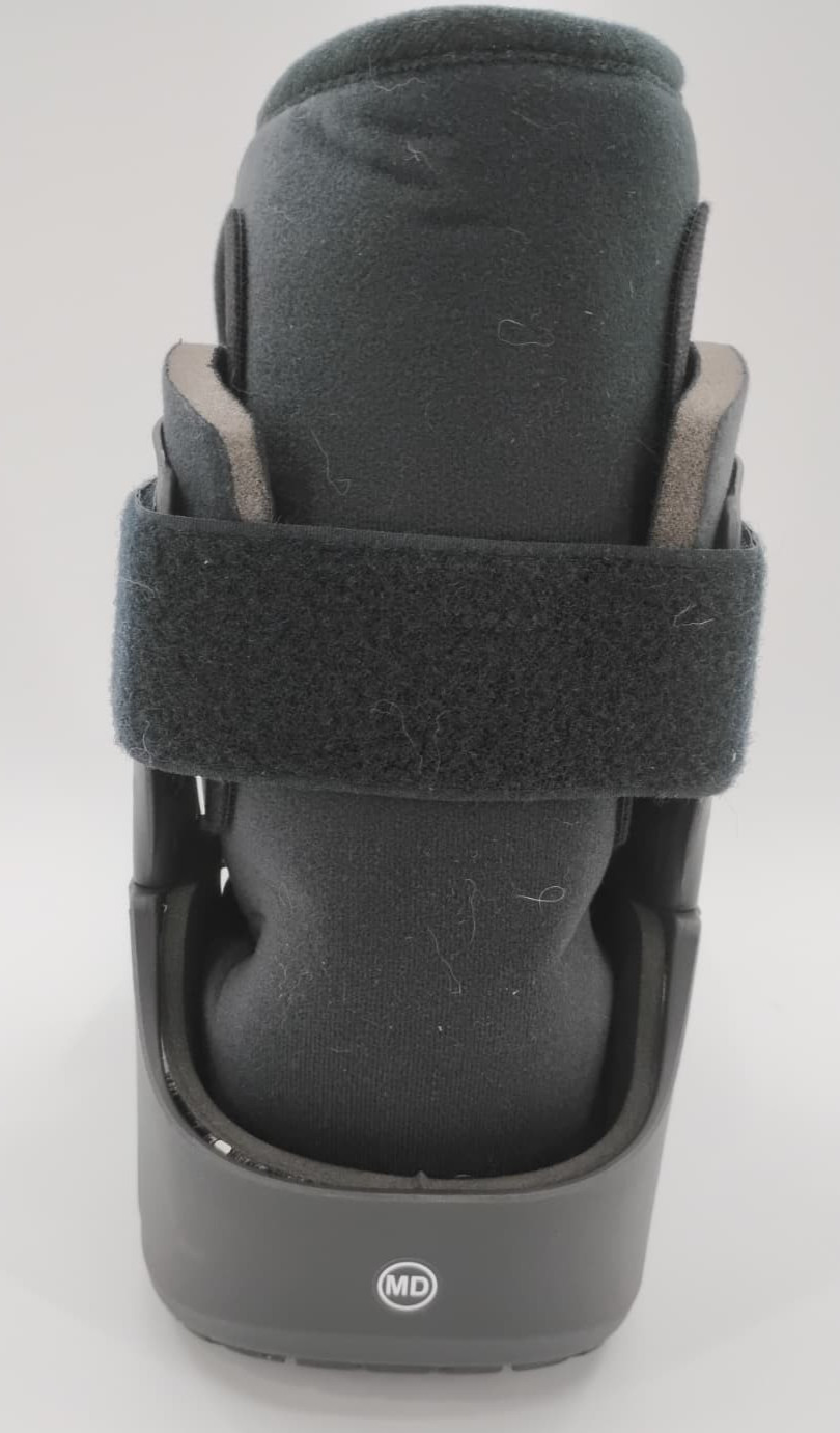 United Ortho USA14115 Short Air Cam Walker Fracture Boot, Medium, Black