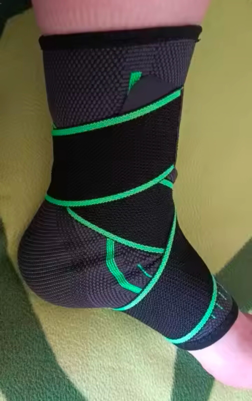 Ankle Brace Support Compression Sleeve Plantar Stabilizer Pain Relief Foot Wrap