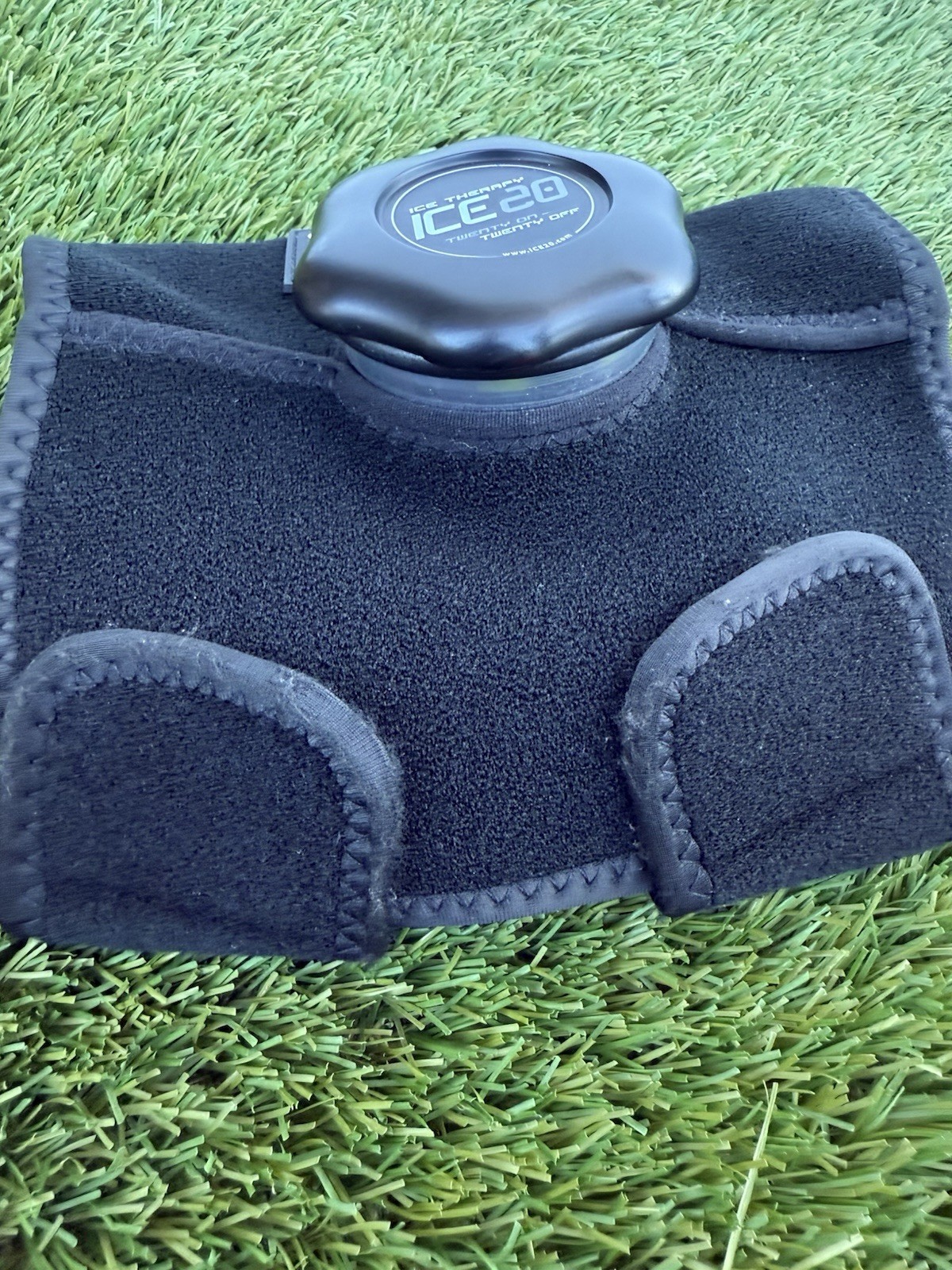 ICE20 Ice Therapy Compression Wrap Elbow And Small Knee