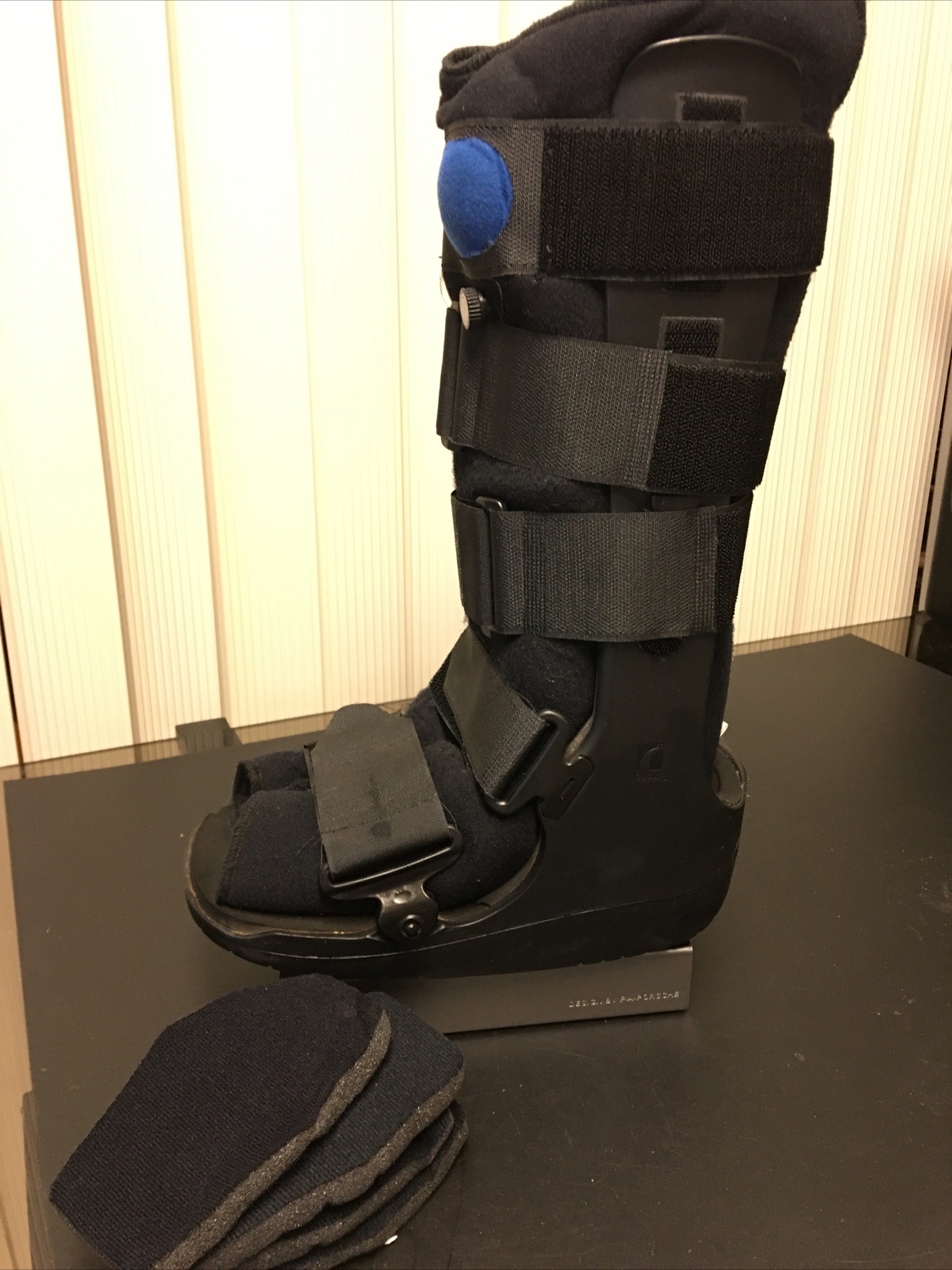 High Top Ossur Walker Walking Air Adjustable Boot Leg Foot Brace Small Hightop